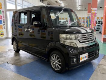N-BOXカスタム G　ターボSSパッケージ　純正ナビ・TV・バックカメラ　4WD