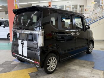 N-BOXカスタム G　ターボSSパッケージ　純正ナビ・TV・バックカメラ　4WD