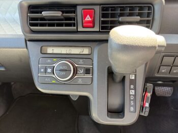 タント X　4WD