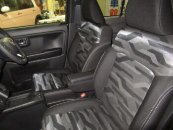 タフト G　ダーククロムベンチャー　未使用車　4WD