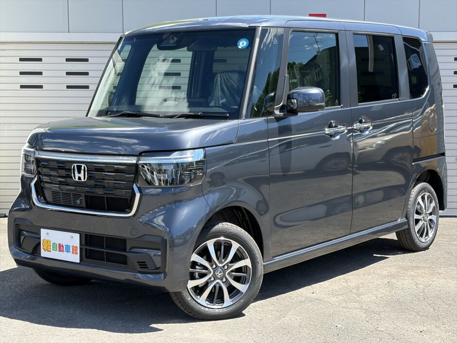 N-BOXカスタム ベースグレード 未使用車 4WD