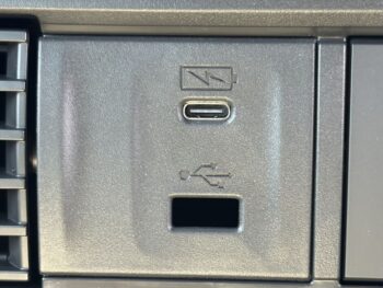 N-BOXカスタム ベースグレード 未使用車 4WD