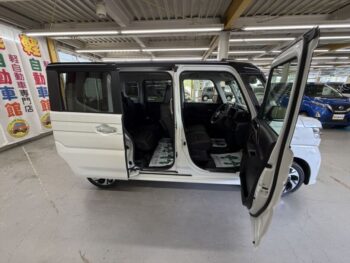 スペーシアカスタム ハイブリッド XS 未使用車 4WD