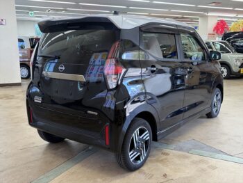 デイズ ハイウェスターX　アーバンクロム　純正ナビ・TV・アラウンドビューモニター　後期型　４WD