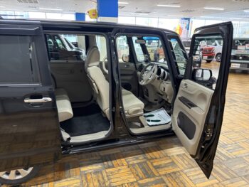 N-BOX Ｇ・ターボＬパッケージ 4WD