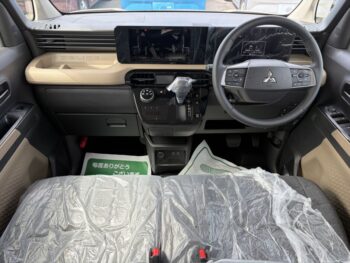デリカミニ Gプレミアム 現行型 未使用車 4WD