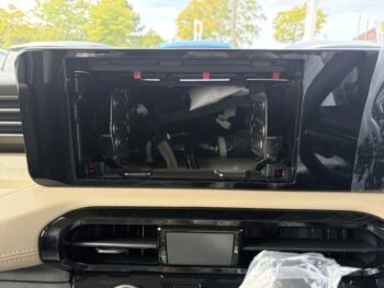 デリカミニ Gプレミアム 現行型 未使用車 4WD