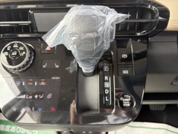 デリカミニ Gプレミアム 現行型 未使用車 4WD