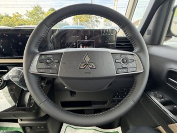 デリカミニ Gプレミアム 現行型 未使用車 4WD