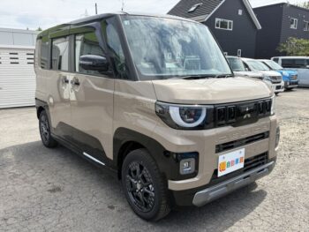 デリカミニ Gプレミアム 現行型 未使用車 4WD