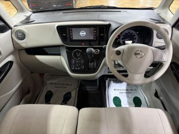 デイズルークス Ｘ　純正ナビ　ＴＶ　アラウンドビューモニター　後期型 4WD