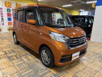 デイズルークス Ｘ　純正ナビ　ＴＶ　アラウンドビューモニター　後期型 4WD