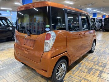 デイズルークス Ｘ　純正ナビ　ＴＶ　アラウンドビューモニター　後期型 4WD