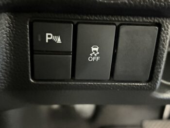 N-BOXカスタム L　純正ナビ・TV・バックカメラ　後期型　4WD