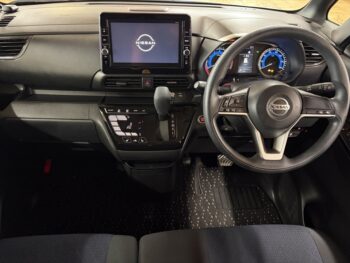 ルークス ハイウェイスターＸ　純正９インチナビ　ＴＶ　アラウンドビューモニター 4WD