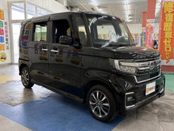 N-BOXカスタム L　純正ナビ・TV・バックカメラ　後期型　4WD
