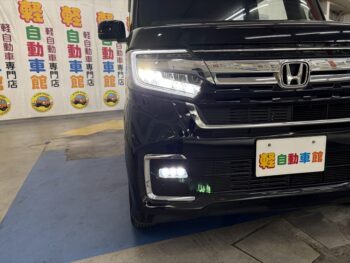 N-BOXカスタム L　純正ナビ・TV・バックカメラ　後期型　4WD