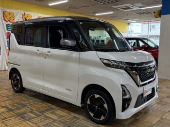 ルークス ハイウェイスターＸ　純正９インチナビ　ＴＶ　アラウンドビューモニター 4WD