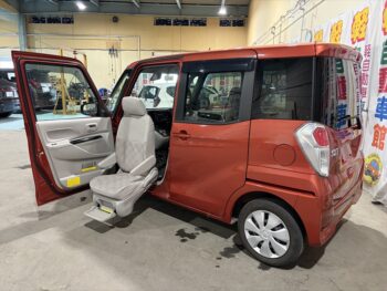 eKスペース M eアシスト　福祉車両　助手席ムービングシート　4WD