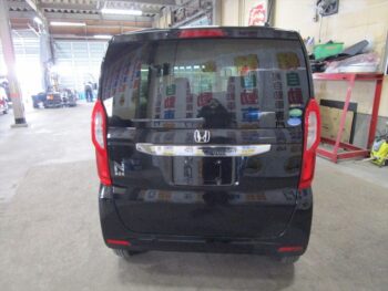 N-BOX Ｌ　ターボ　純正ナビ・ＴＶ・バックカメラ　後期型 4WD