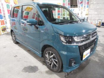 ワゴンR カスタムZ HYBRID　ZX　全方位モニター付ディスプレイオーディオ+スズキコネクト対応　4WD