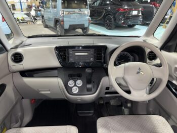 eKスペース M eアシスト　福祉車両　助手席ムービングシート　4WD