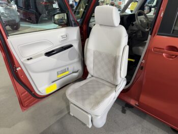 eKスペース M eアシスト　福祉車両　助手席ムービングシート　4WD