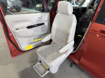eKスペース M eアシスト　福祉車両　助手席ムービングシート　4WD