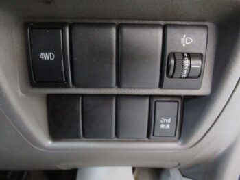 NV100クリッパーバン DX 4WD