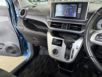 キャスト アクティバ　G　SAⅡ　純正ナビTV　バックカメラ　4WD