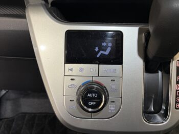 キャスト アクティバ　G　SAⅡ　純正ナビTV　バックカメラ　4WD