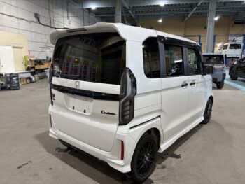 N-BOXカスタム L　ターボ　スタイルプラス　ブラック　ナビTV　バックカメラ　後期型　4WD