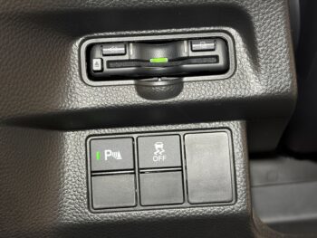 N-BOXカスタム L　ターボ　スタイルプラス　ブラック　ナビTV　バックカメラ　後期型　4WD