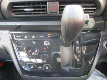 ルークス ハイウェイスターＸ　純正ナビ・ＴＶ・アラウンドビュー 4WD