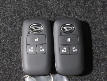 ムーヴキャンバス ストライプスG UPグレードパック 未使用車 4WD