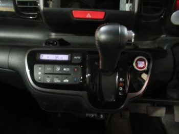 N-BOXカスタム Ｇ　Lパッケージ　4WD
