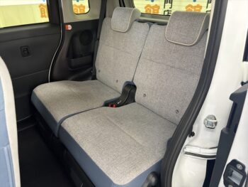 ムーヴキャンバス ストライプスG　ナビ・バックカメラ　4WD