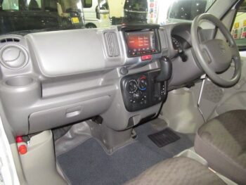 NV100クリッパーバン DX　エマージェンシーブレーキPKG 4WD