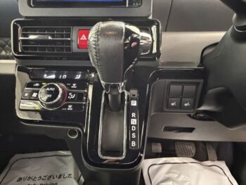 タントカスタム RS　４WD