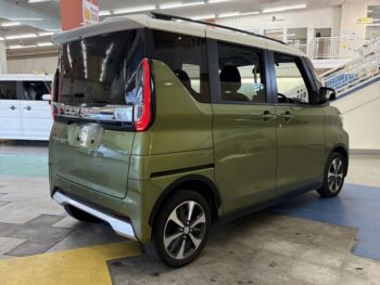 eKクロススペース T　ターボ　純正ナビ・TV・バックカメラ　4WD