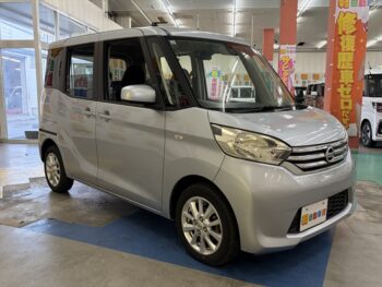 デイズルークス XVセレクション　純正ナビ・TV・アラウンドビューモニター　4WD