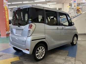 デイズルークス XVセレクション　純正ナビ・TV・アラウンドビューモニター　4WD