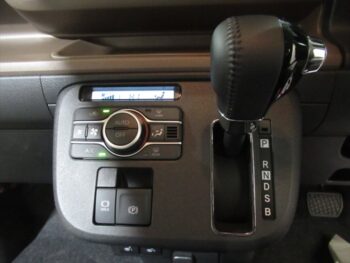 ムーヴキャンバス セオリー　G　未使用車　4WD