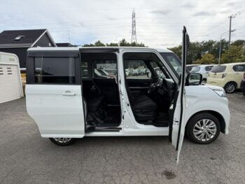 スペーシアカスタムZ ベースグレード 純正ナビ・TV 4WD