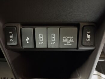 N-ONE スタンダードＬ　純正ナビ　ＴＶ　バックカメラ 4WD