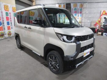 デリカミニ G 未使用車 4WD