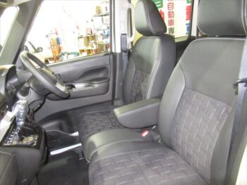 デリカミニ G 未使用車 4WD