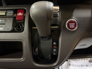 N-ONE スタンダードＬ　純正ナビ　ＴＶ　バックカメラ 4WD