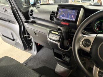 N-BOX GLパッケージ　ナビTV　バックカメラ　4WD