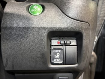 N-BOX GLパッケージ　ナビTV　バックカメラ　4WD